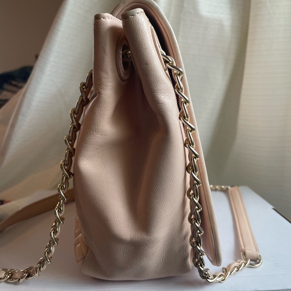 Tory Burch Quilted Chain-Handle Shoulder Bag in Pale Pink - Picture 8 of 16